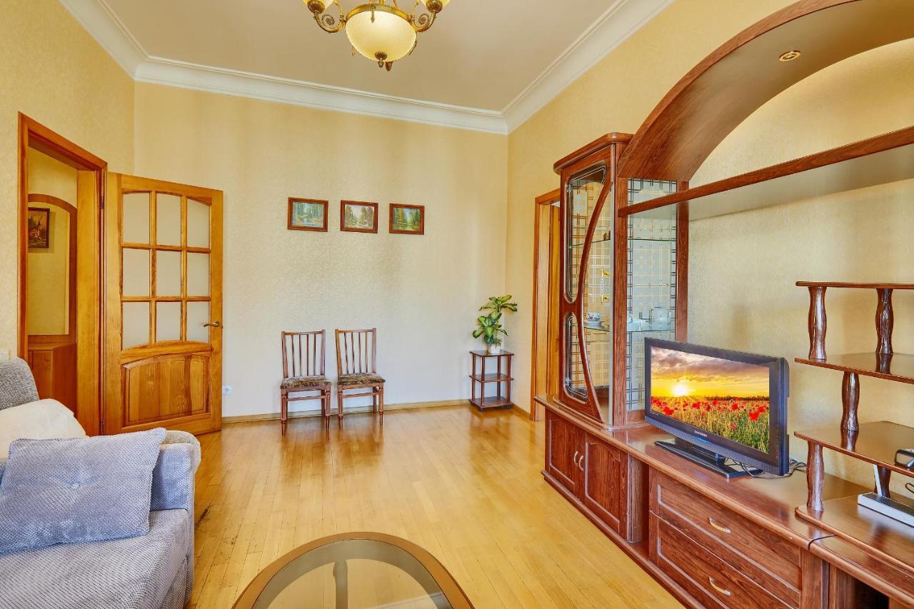 Apartment Near Lva Tolstoho Square Kiev Extérieur photo