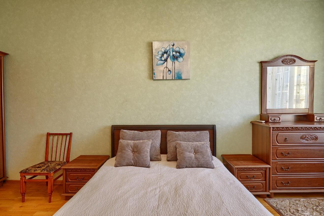 Apartment Near Lva Tolstoho Square Kiev Extérieur photo