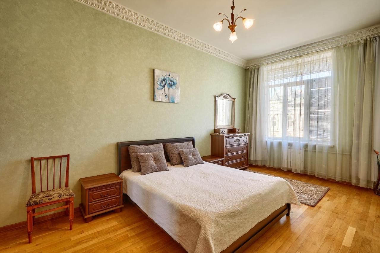 Apartment Near Lva Tolstoho Square Kiev Extérieur photo